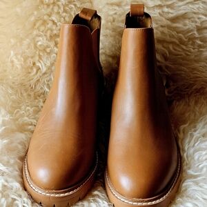 NWOT Unisex LABEL brand Slip-On Leather Chelsea Boots in Cognac 5.5 Or Women's 7